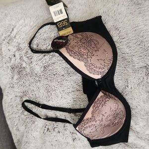 Marilyn Monroe Warners 36B never used bras